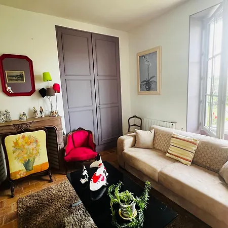 فندق مبيت وإفطار Chateau De La Thibaudiere - De La Reine 3*