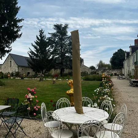 Chateau De La Thibaudiere Bois Savary - Pourpre לינה וארוחת בוקר *