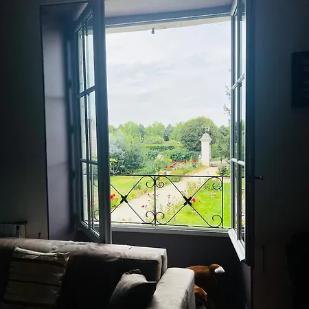 Chateau De La Thibaudiere - De La Reine فندق مبيت وإفطار 3*