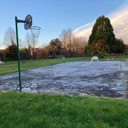 فندق مبيت وإفطار Chateau De La Thibaudiere - De La Reine 3*