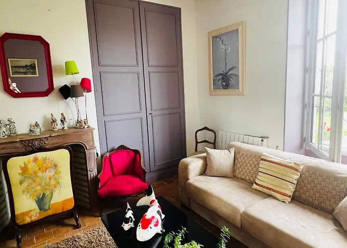 Couette-café Château De La Thibaudière - De La Reine 3*