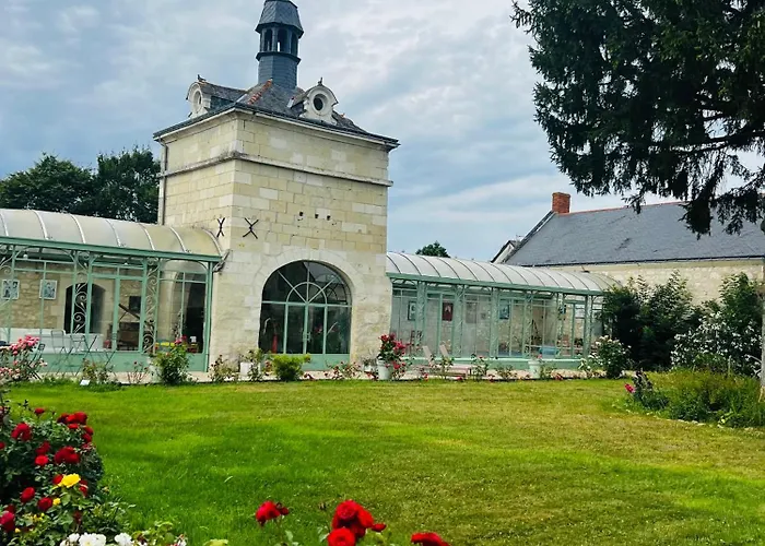 Château De La Thibaudière - De La Reine Couette-café Allonnes (Maine-et-Loire)