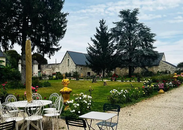 Château De La Thibaudière - De La Reine Couette-café
